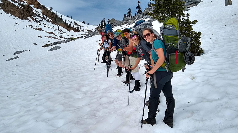 teenagers climbing mt shasta in california